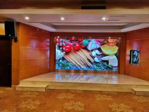 China P4 Indoor LED Display Screen Cylinder Flexible Curved For Advertising factory