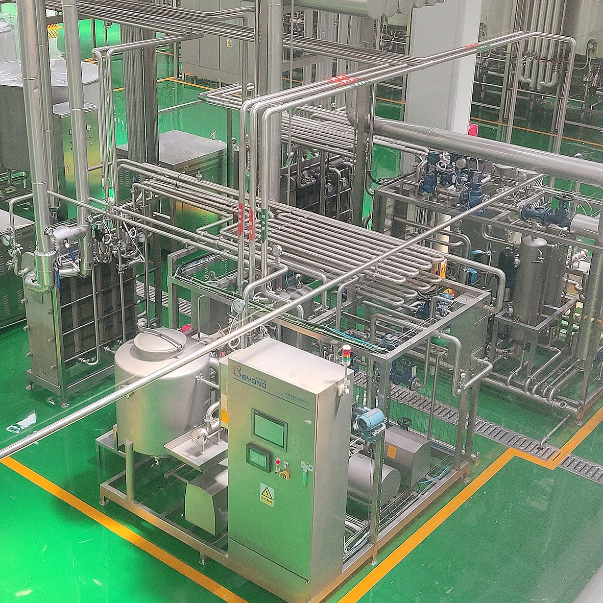 1500LPH UHT Milk Processing Line , Milk Powder Fresh Milk UHT Dairy Processing Plant