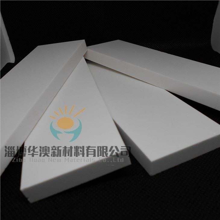 High Temperature White Alumina Ceramic Plates Superior Strength Low Wear Volume