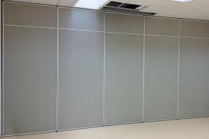 China Banquet Hall Acoustic Movable Wooden Room Partition / Sliding Sound Proof Partition Wall factory