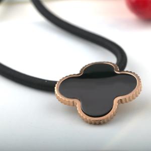 China Women Jewelry Stainless Steel Four Leaf Clover Pendant Flower Necklace factory