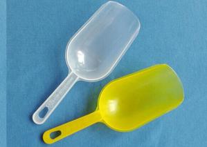 China Flour Scoop in plastic material 100 g factory