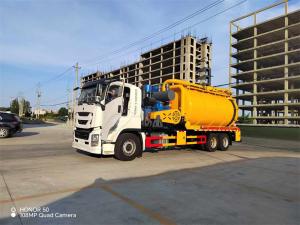 China 20,000 Liters Japanese ISUZU VC61 6x4 High Pressure Sludge Suction Truck Sewage Tank Truck factory