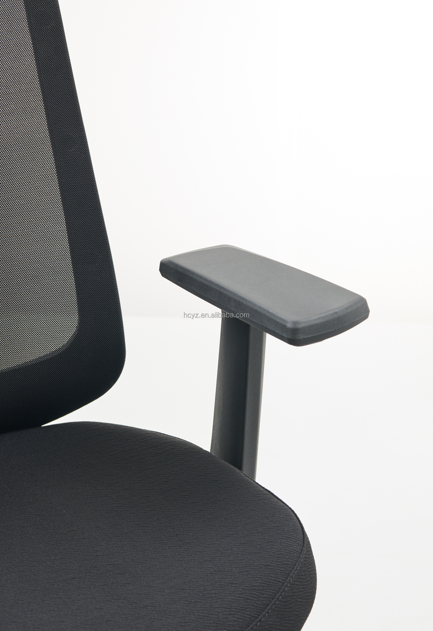 Create a Professional Workspace with FOSHAN Design Ergonomic Visitor Mesh Staff Chair