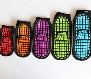 China Soft Breathable Non Slip Grip Socks , Black Color High Jump Socks , Professional Children Trainer Trampoline Socks factory