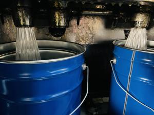 China Temperature Resistant Injection Epoxy Adhesive in 20kg Or 200kg Steel Drums factory