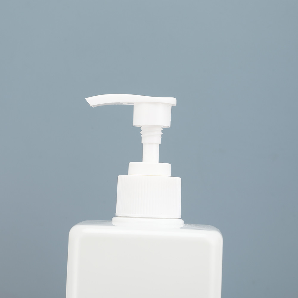 Durable Transparent PET Plastic Spray Bottle For Daily Use In Various Capacities