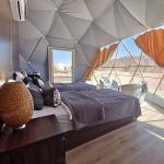 Geodesic Dome Glamping Prefabricated Tents Metal Frame Camping Tourism
