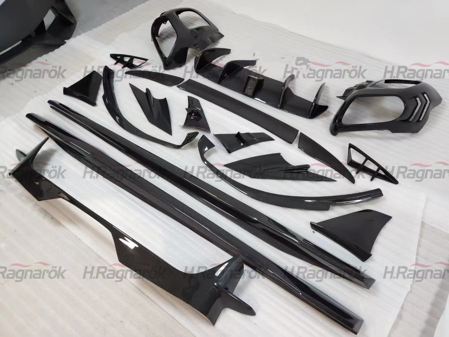 For Ferrari 812 Carbon Fiber Body Kit 812 Upgraded MSY Style Carbon Fiber Front Lip Diffuser Spoiler Body Kit