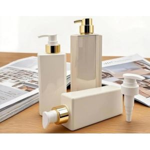 China Customized Plastic Bottles 300-800ml PET Square Bottle With Pump factory