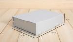 Magnetic Lid Closed Paper Packing Box OEM Book Shape Varnish Finishing