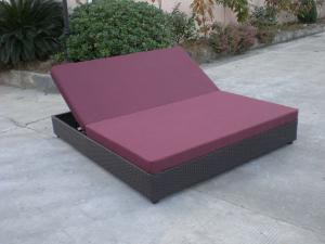China Outdoor Rattan Material Chaise Lounge Daybed In Double,Cushion Cover With Adjustable Back factory