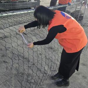 China Anti Corrosion Gabion Rock Cages For Walls 4mx1mx1m Flexible Stone Filled Gabion Box For Drainage Channel Protection factory