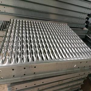 China Silver Anodized Anti Slip Traction Tread Grating Customized Size factory