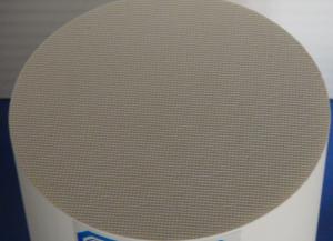 China Thin Honeycomb Ceramic Substrates For 3 Way Catalytic Converters factory
