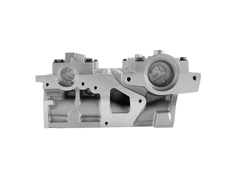 G9U730 Engine Nissan Cylinder Head 2.2DTCI 2.5DTI 908797AMC
