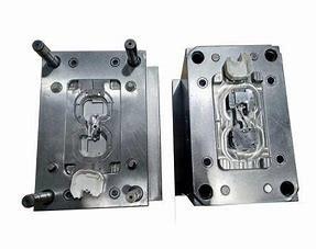 China Cold Runner 0.01mm Plastic Molding Die Three Plates Plastic Injection Tool factory