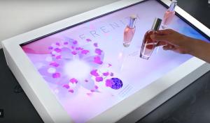 China Smart Interactive Showcase Display Screen For Clothes And Shoes Advertising factory