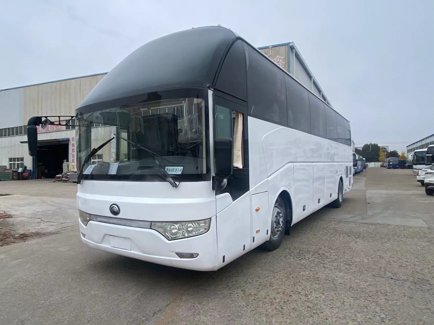 6050mm Wheel Base Customize 50 Seats Diesel Luxury Bus for Customer's Requirement