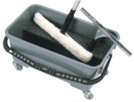 China Premium Plastic Cleaning Bucket With Wheels For Hotel Public Area factory