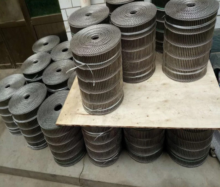Stainless Steel Chocolate Conveyor Metal Wire Mesh Belt For Sweet Food Conveyor