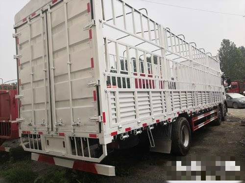 Howo Cargo Used Dump Truck 6*2 Warehouse Grid Type 420hp LHD