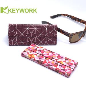 China Female Foldable Triangular Metal Eyewear Case Resist Compression Chinese Factory factory