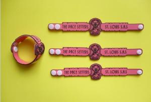 China Pink Soft PVC Rubber Bracelet Clasp Adjustable Bracelet ,Custom Company Logo Name, For Adult And Kids factory
