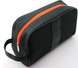 China 600D Polyester Promotional Toiletry Bag 22.5x9x14cm With Webbing Handle factory