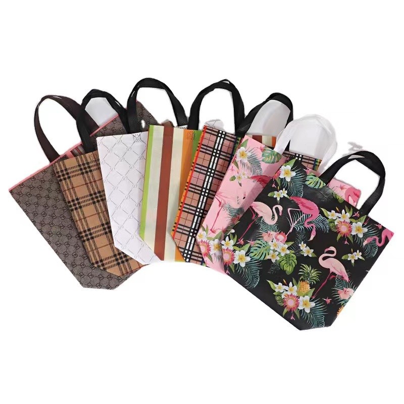 Logo Printed Gilding Striped Apparel Paper Bag Packaging For Clothes