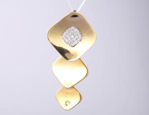 China Princess Cut Diamond 18K Gold Necklace Classic Style 18 Inches Diamond Pendant factory