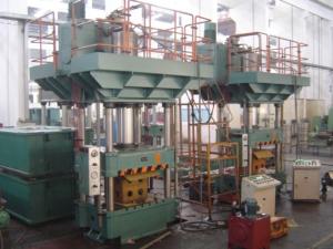 China 1000 Ton Automotive Stamping Press , 3 Beam 4 Column Hydraulic Press Machine factory