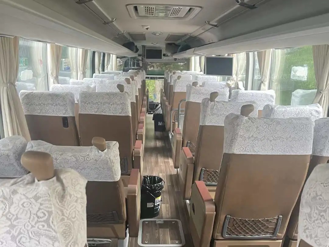 Second Hand Bus Double Deff Large Luggage Compartment 48 Seats Weichai Engine With A/C Used Tour Bus ZK6137
