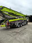 Zoomlion's 56-meter concrete pump truck is equipped with German Shandeka chassis