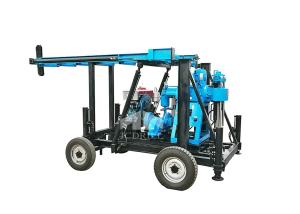 China Light Weight 200m Water Well Drilling Rig Four Wheels Type Mud Pump factory