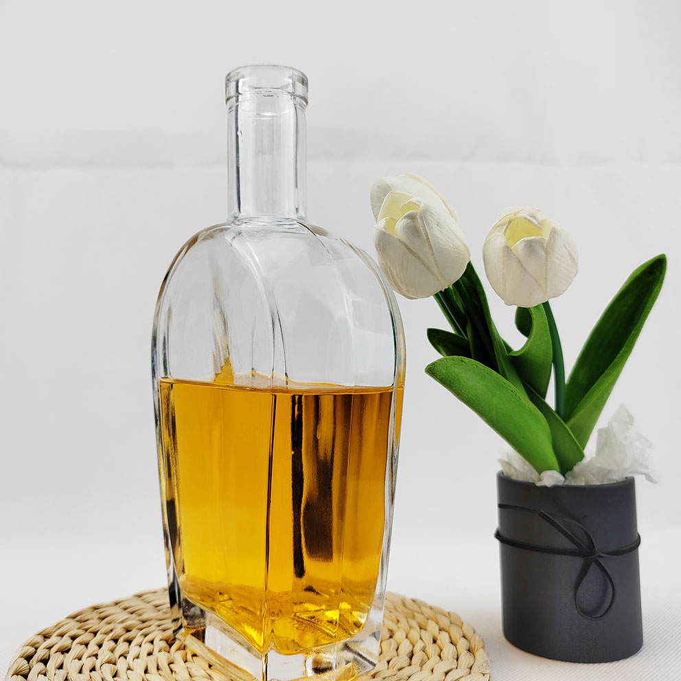 Eco-friendly Glass Body 750ml Glass Wine Bottle with Lid in Unique Design Shape