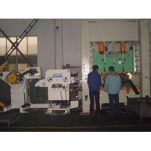 High Speed Press Roller Decoiler Straightener Feeder Punching Equipment