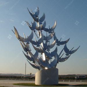 China Urban Decoration Spray Paint Sculpture Stainless Steel Flying Crane Sculpture factory