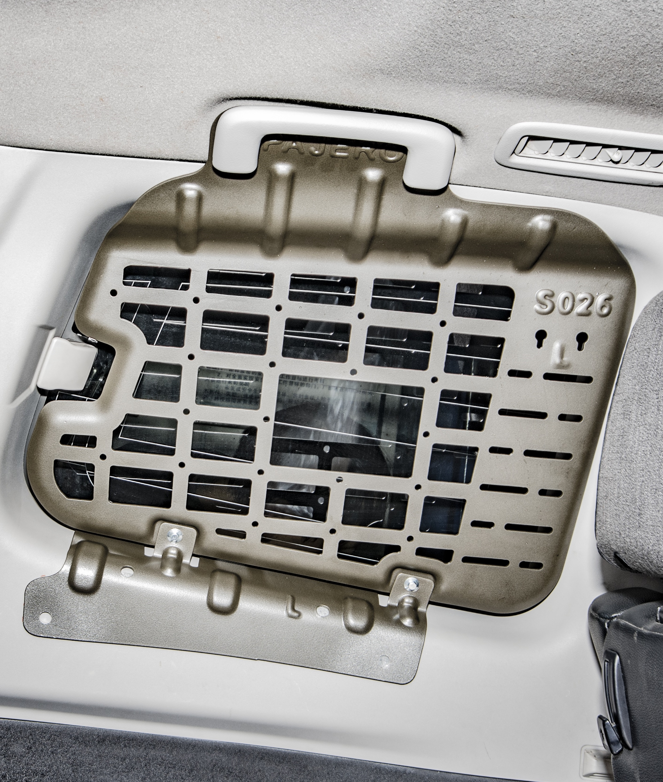 Alloy Trunk Storage Shelf Window Mesh Net Side Window Hanging Net Mitsubishi Pajero