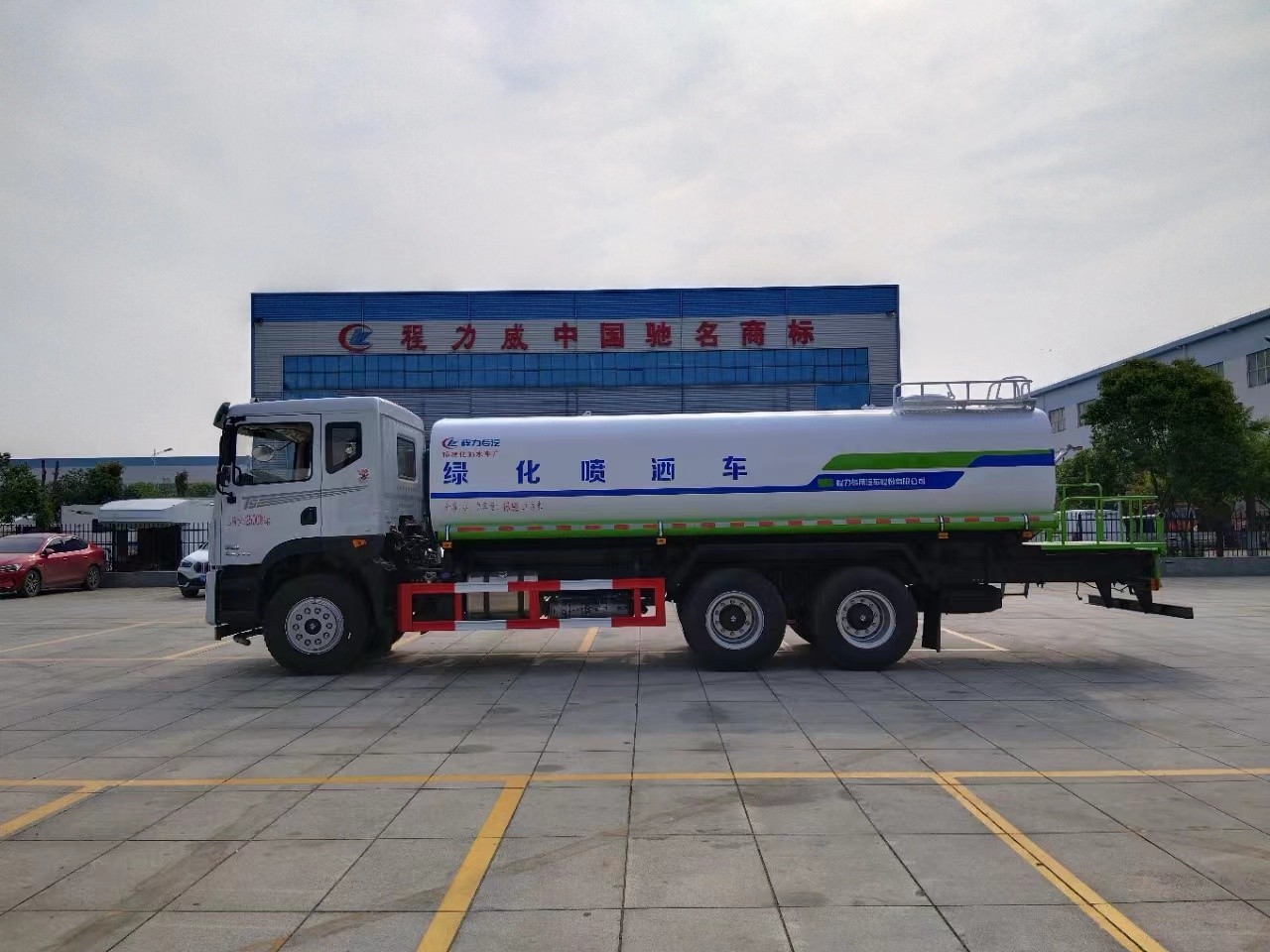 3000Gallons Drinking Water Truck 10-12Tons Truck Tankers For Water Transport