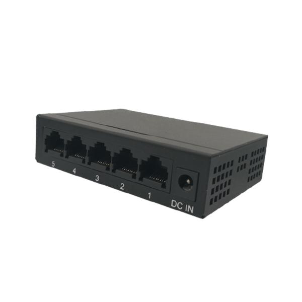 China 100Mbps Unmanaged POE Switch 5 Port 802.11af Openwrt System factory