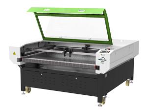 China Auto Feeding 60W 80W CO2 Laser Engraving Cutting Machine For Rolled Fabric Cloth Leather factory
