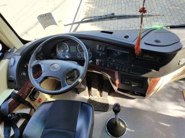 Yutong Bus Luxury Coach ZK6876 Used Coach Bus RHD 39 Seats Used Buses
