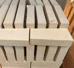 China Fusion Al2O3 Heat Insulation Brick 1900C Cast Iron Fire Brick factory