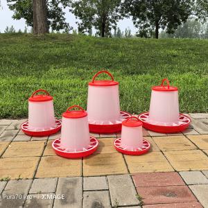 China Poultry Automatic Pet Feeder Thickened Plastic Material Durable Sturdy factory