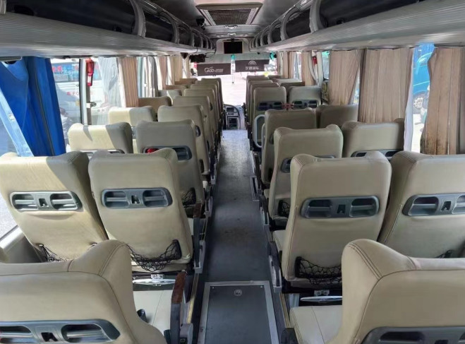 Second Hand Used Yutong Bus Passenger Transportation Commuter 47 Seats