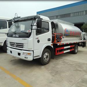 China Dongfeng 6000 Liters Bitumen Spraying Truck For Highways Construction factory