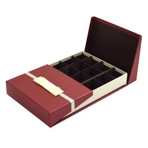 China custommiddle door-opened hinged chocolate box with magnet closure factory