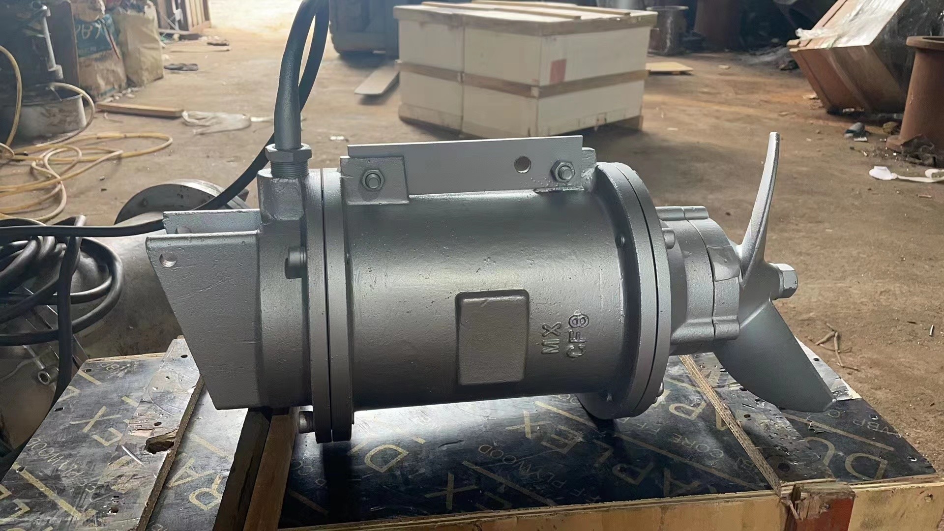 Powerful Industrial Cast Iron submersible mixer pump With 10m Cable