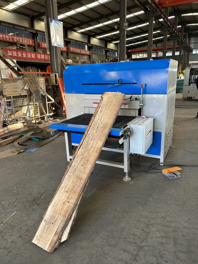Circular Sawmill Sliding Table Saw Wood Cutting Boards Edger Saw Machine with auto feeding